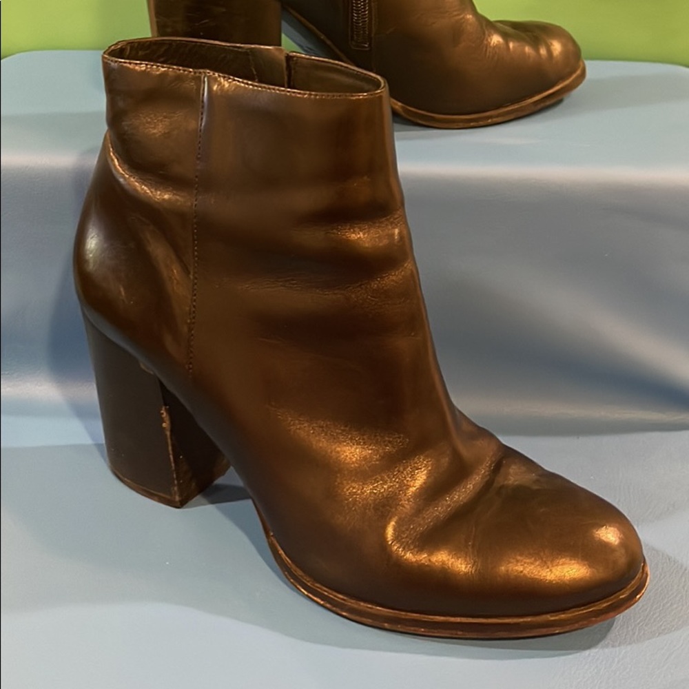 Via Spiga leather booties